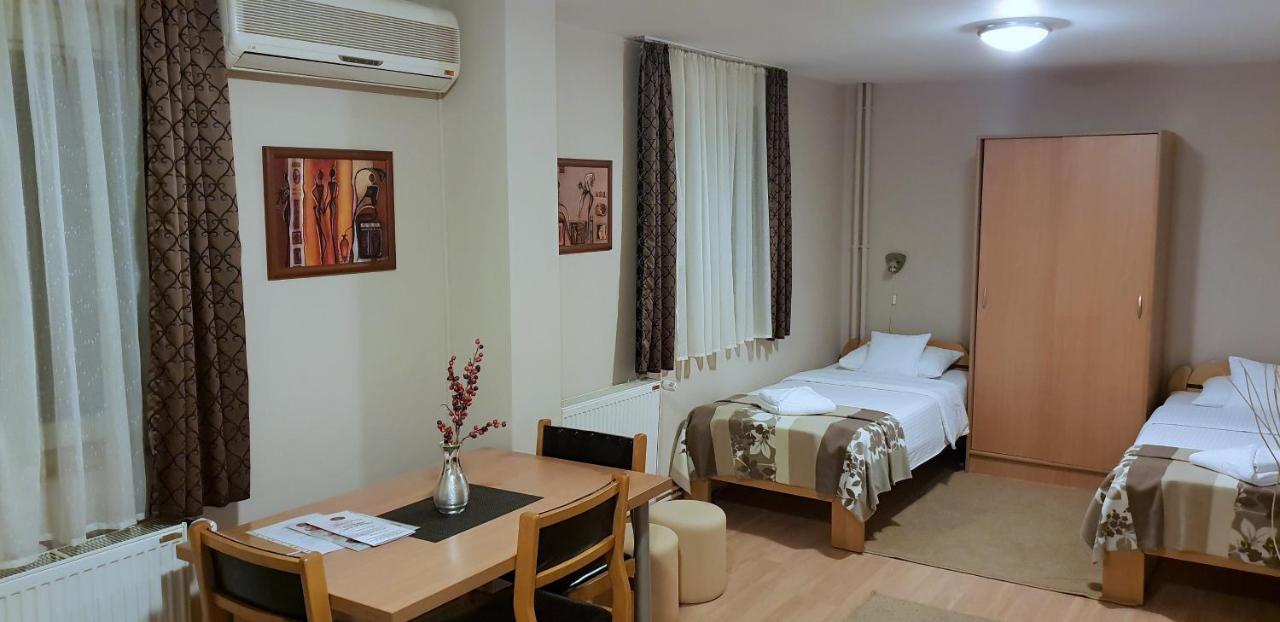 Hotel Topcider Belgrado Exterior foto