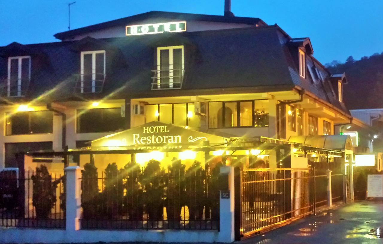 Hotel Topcider Belgrado Exterior foto